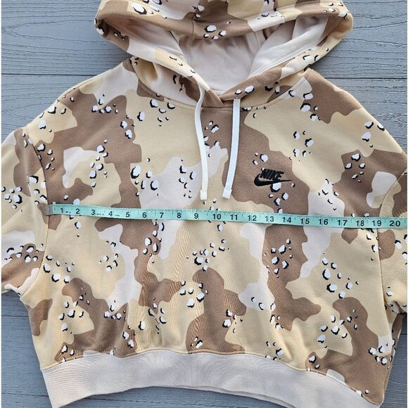 NIKE SPORTSWEAR CLUB FLEECE CROPPED WOMENS CAMO HOODIE MEDIUM NWT MSRP $70 - Picture 13 of 16
